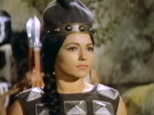 janine hendy as the queen